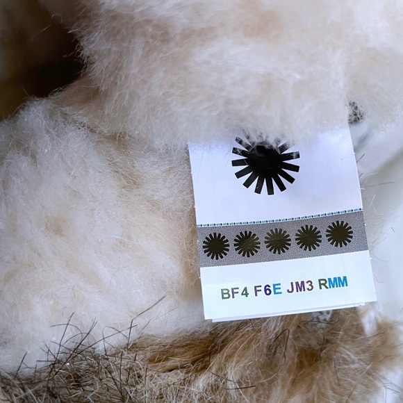 UGG Women’s Adirondack III Tipped Waterproof White Leather Boots - Picture 10 of 10